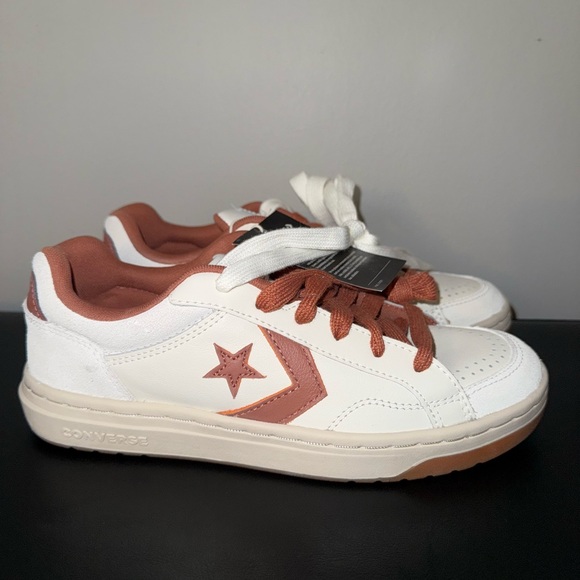 CONVERSE Men's Size 7 Women 8.5 Pro Blaze Retro Luxe Leather Upper Low Top Shoes - Picture 12 of 12